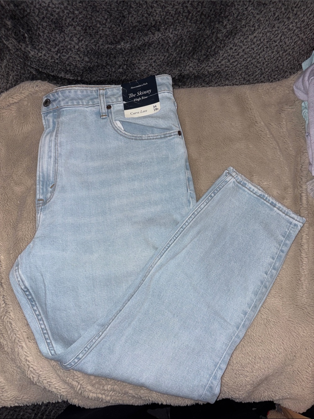 NWT Abercrombie & Fitch “The Skinny High Rise” Jeans, Size 18